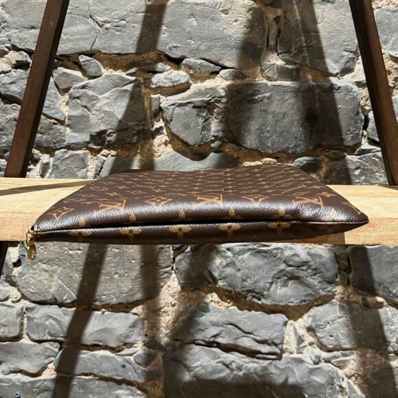 Louis Vuitton Etui Voyage Brown Monogram GM Pouch - Picture 4 of 16